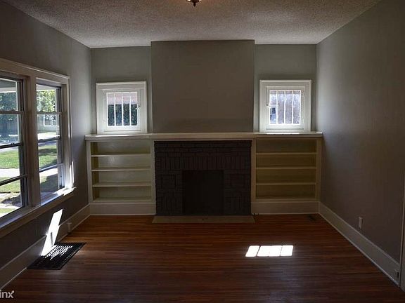 4. 835 N Holyoke, Living Room