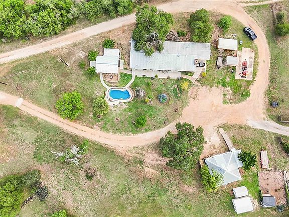 4th image of 227 Henderson Ln