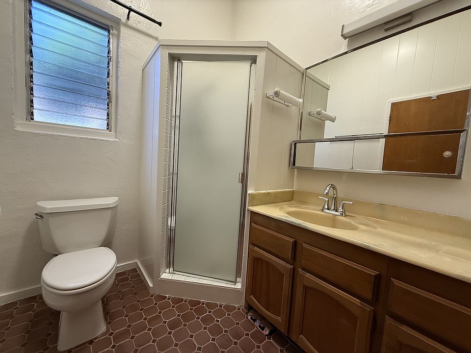 2nd image of 1825 Pacific Heights Rd #1