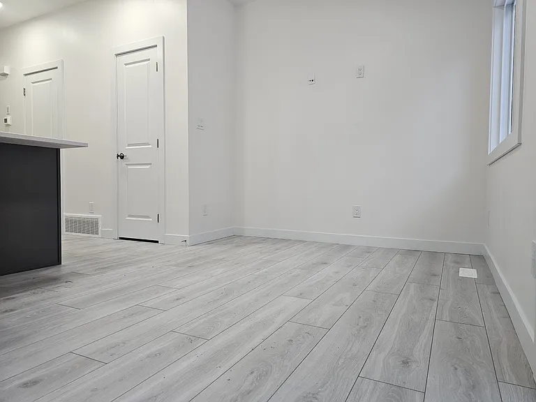 740 Daniels Way SW #8 — Photo 3