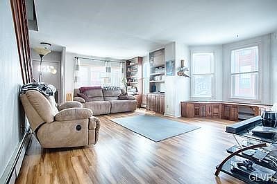 1st image of 139 Wood St