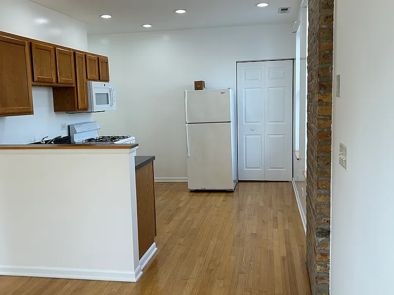 1731 W 17th St #8 — Photo 16