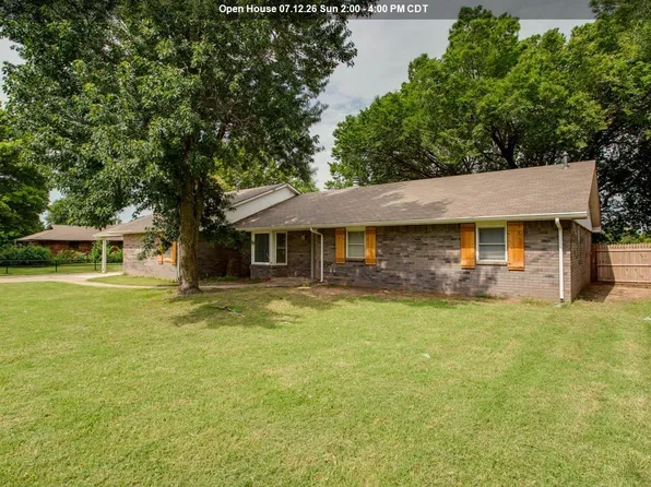 4212 Unruh Dr, Enid, OK 73703