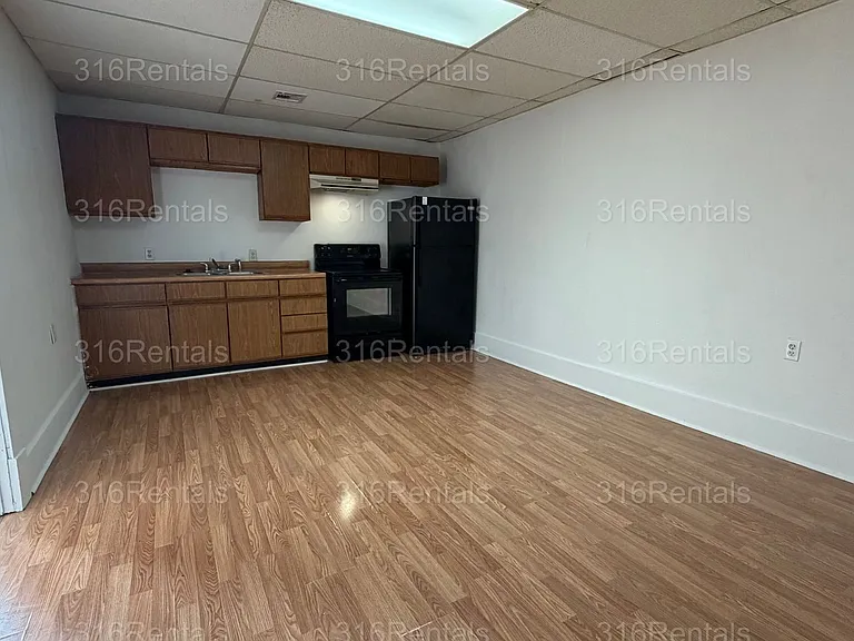 State Street Apartments — Photo 2