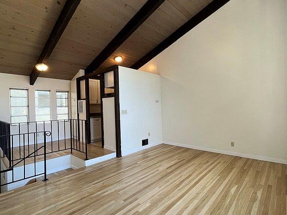2nd image of 2565 Le Conte Ave #2565