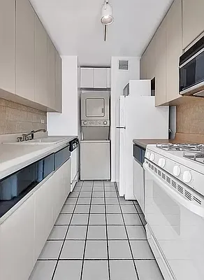 Rented by Compass | media 9