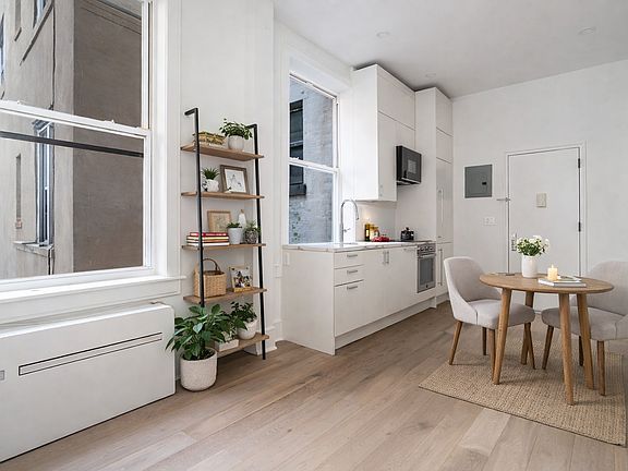 3rd image of 458 W 20th St APT 3C