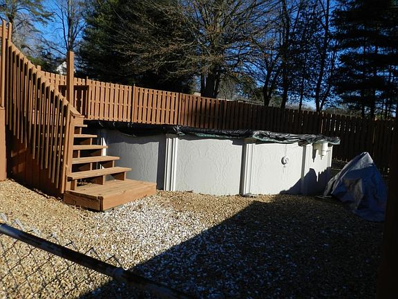3rd image of 204 Bernard Ave