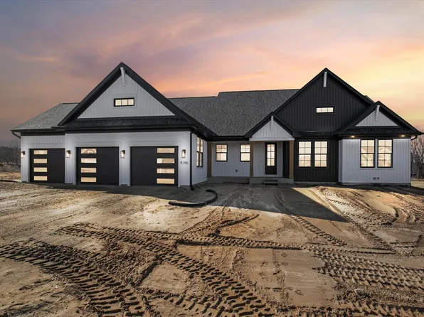 8166 Turning Stone Trl, Kalamazoo, MI 49009