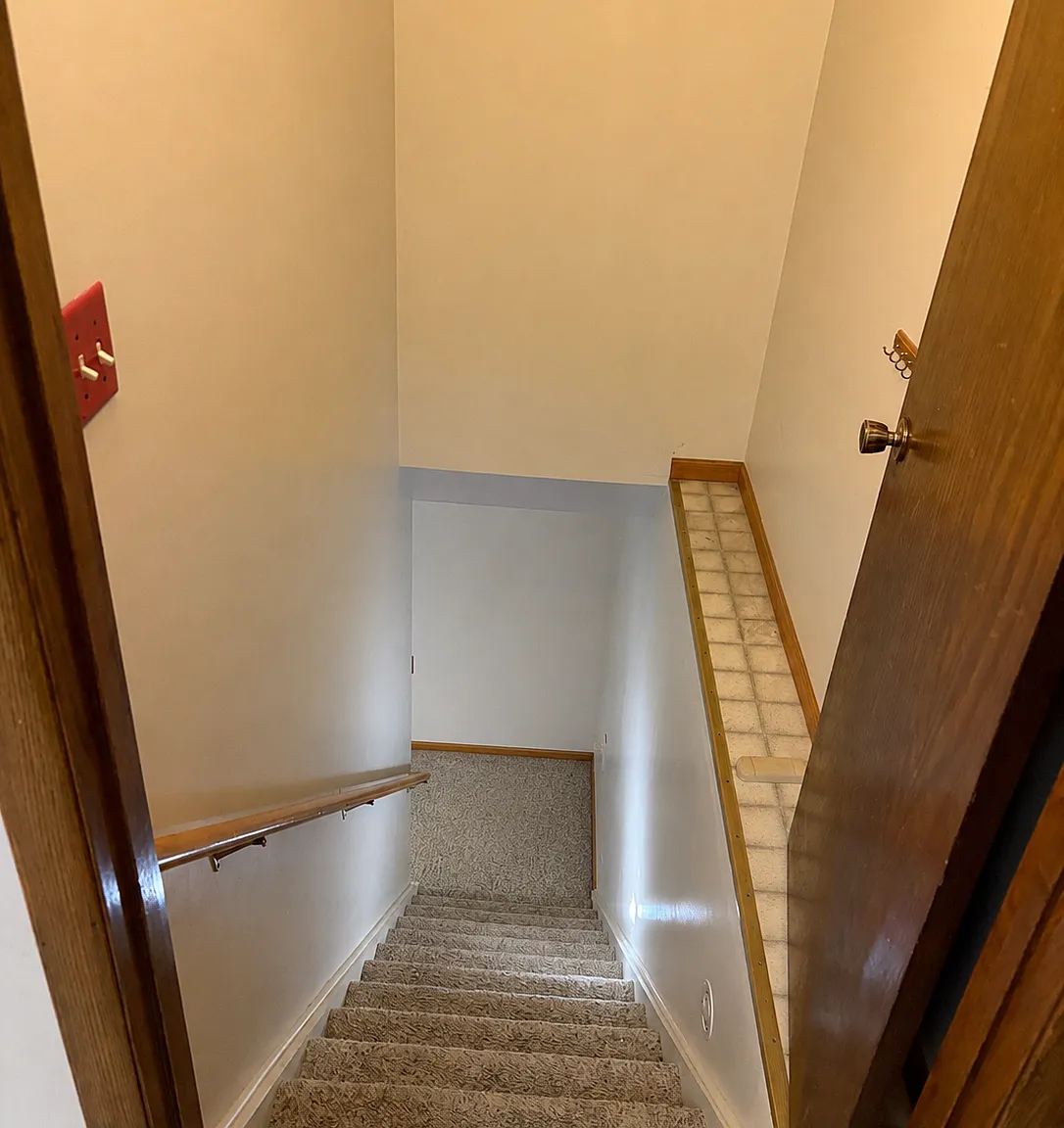 1 bed, 1300 sqft, $1,200 — Photo 1