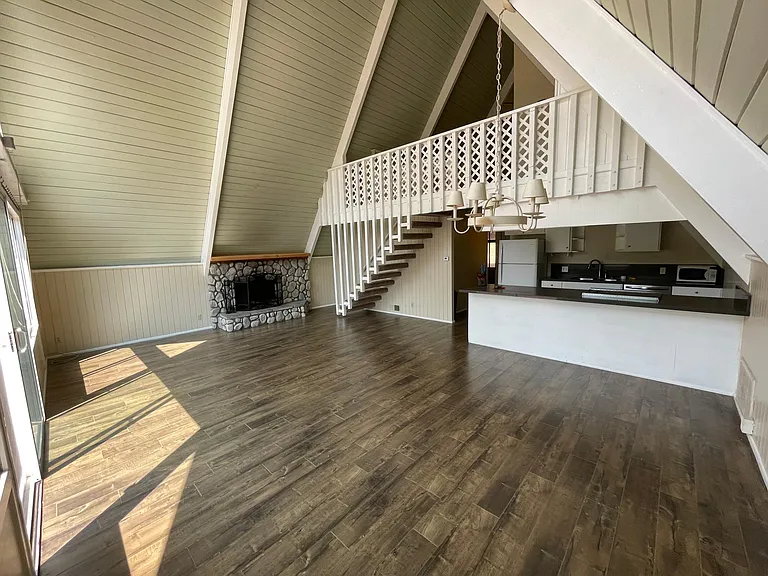 568 Brentwood Dr — Photo 12