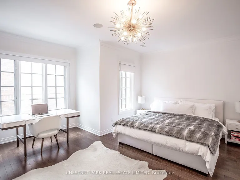 107 Lonsdale Rd — Photo 14