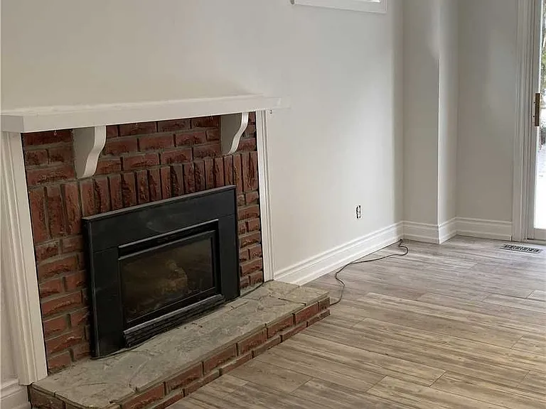 81 Eastman Cres #MAIN AND 2ND FLOORS — Photo 10