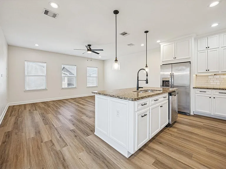 5402 Jonathan Ln — Photo 9