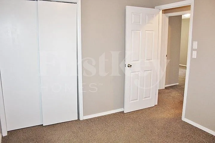 4455 Stuart Dr — Photo 15