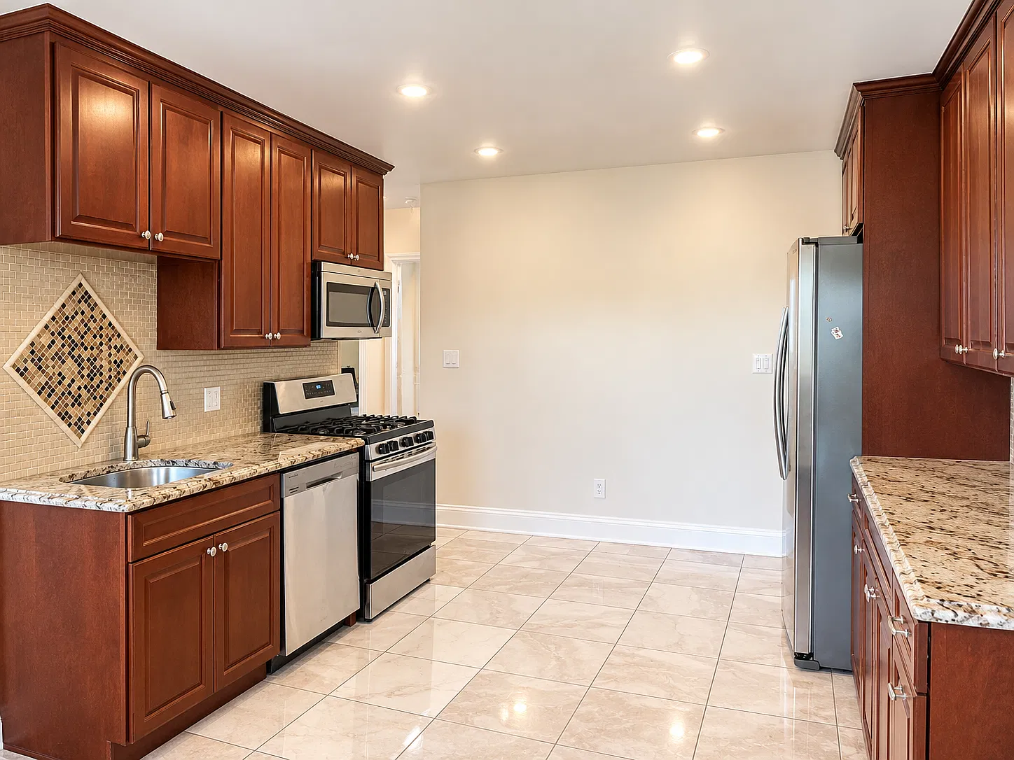 3 bed, 1788 sqft, $2,600 — Photo 3