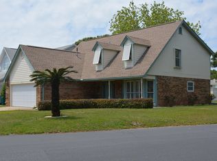 2917 Shalimar Ln, Shalimar, FL 32579