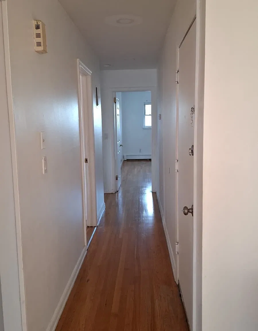 52 Anderson Ave — Photo 2