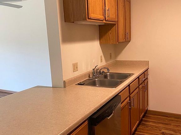 3rd image of 328 Prairie Oaks Dr