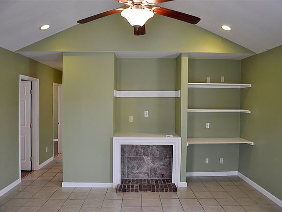 2nd image of 715 N 13th Ave