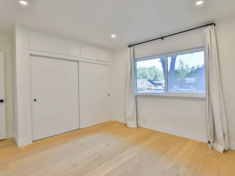 4835 Cliffside Dr — Photo 33