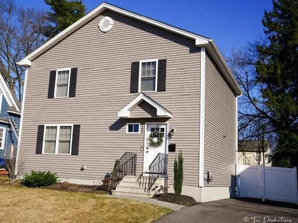 288 Woodbine St, Cranston, RI 02910