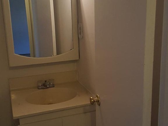 4th image of 9708 Hagel Cir