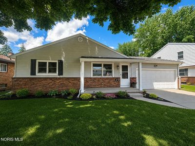 2943 Iroquois Dr, Oregon, OH, 43616