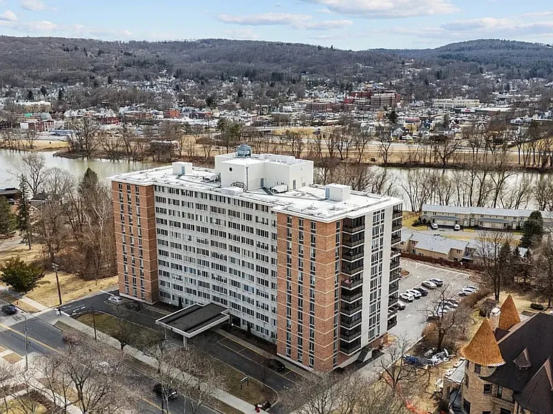 1 bed, 2.0 bath, 925 sqft, $1,380 — Photo 2
