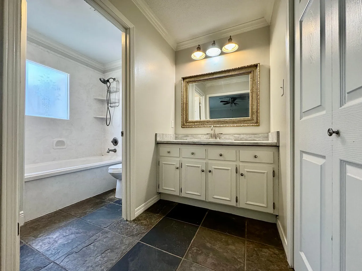 3 bed, 2.5 bath, 1945 sqft, $1,750 — Photo 3