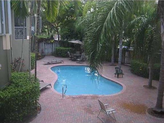 2nd image of 1238 W Las Olas Blvd