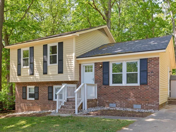 7921 Castlelake Ct, Raleigh, NC 27615