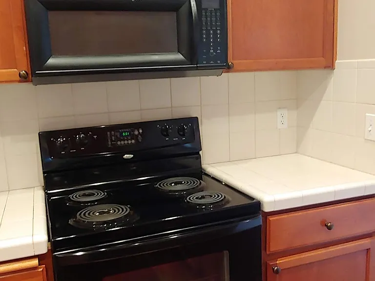 831 SE Bayshore Cir — Photo 8