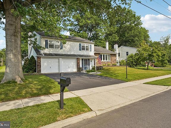 3rd image of 162 Walton Dr