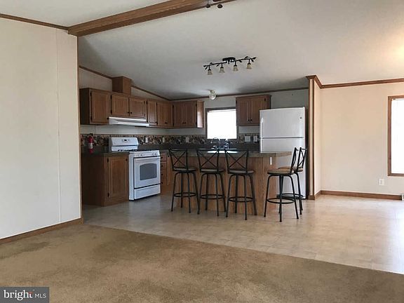 5th image of 38 Beechwood Dr