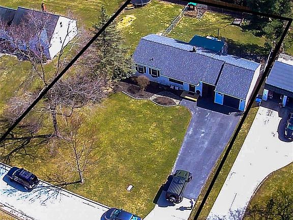 2nd image of 6955 Elmwood Dr
