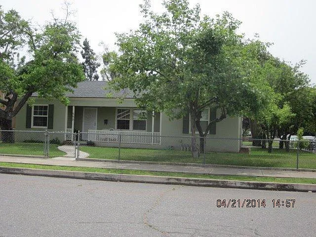 555 N 4th St photo 1