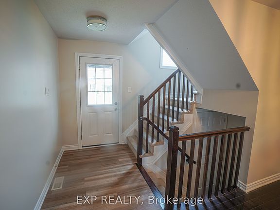 3rd image of 229 Cayman Rd