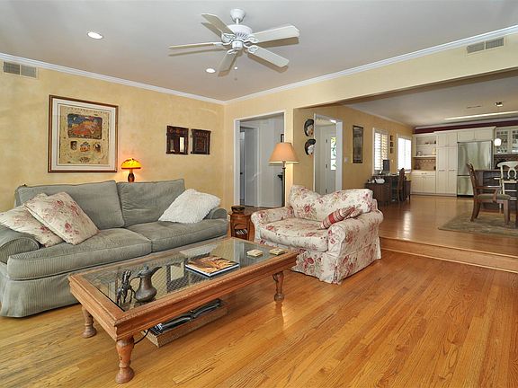 4th image of 6636 Whitaker Ave