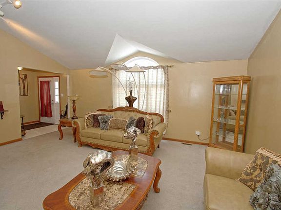 4th image of 1682 Carolina Dr