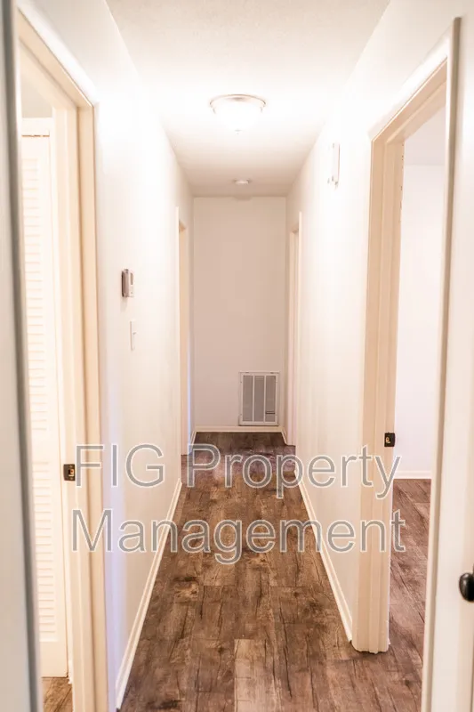 Primary Photo - 4610 Sullivan Rd