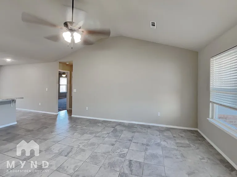 2109 N Lexington St — Photo 7