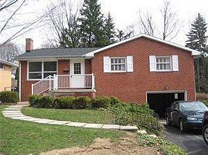 1st image of 60 Barry Ct