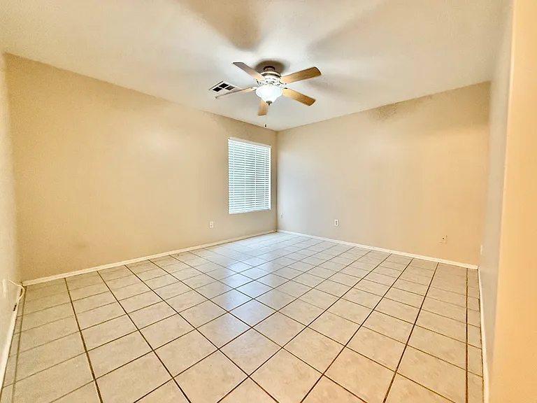 1533 S 121st Dr — Photo 7