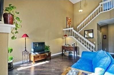 4th image of 10881 Creekbridge Pl