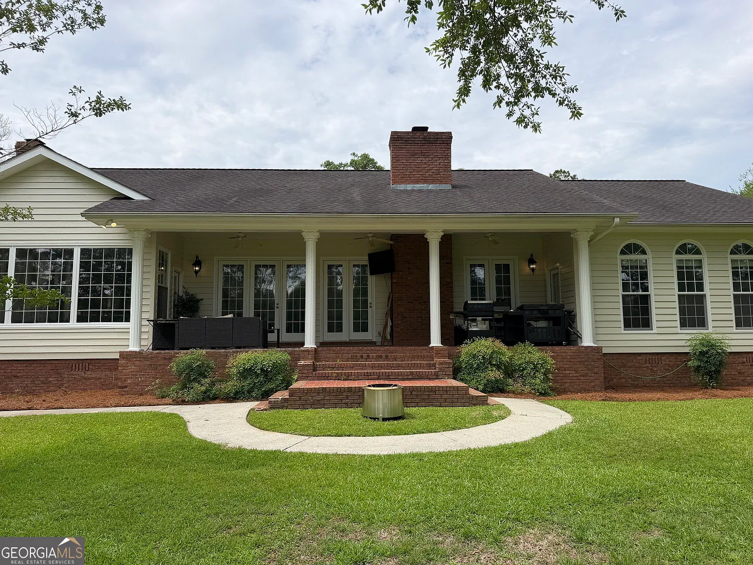 3 bed, 3.0 bath, 3366 sqft, $2,000 — Photo 3