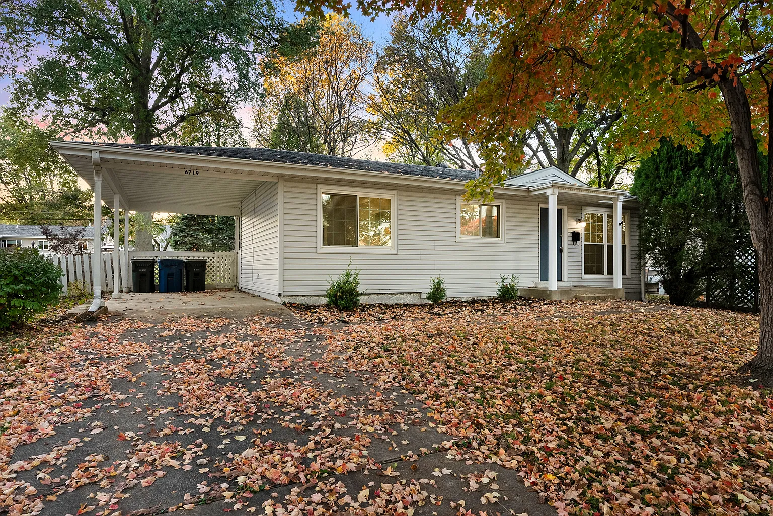 6719 Lightwood Dr photo 1