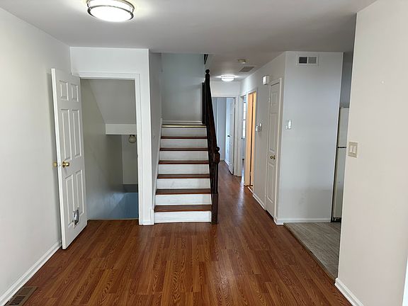 2nd image of 9922 Crestmont Ave