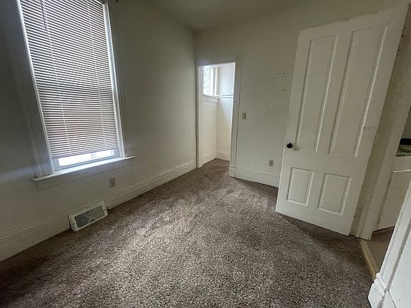 2nd image of 330 Chautauqua Blvd APT 1