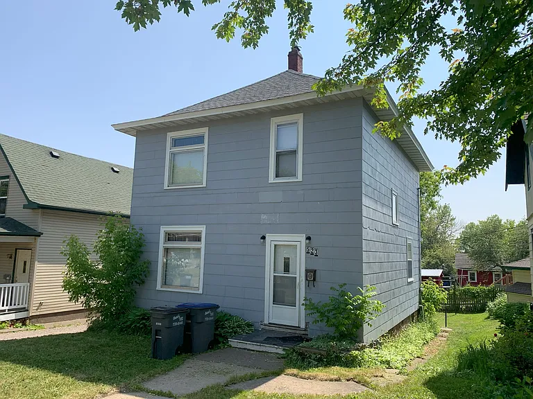 523 N 16th Ave E — Photo 1